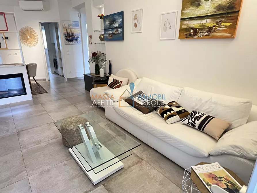 Immagine 16 di Quadrilocale in vendita  in Via Cateratte 81 a Montignoso