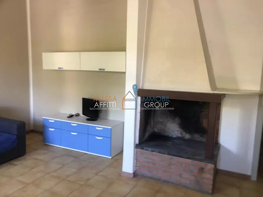 Immagine 5 di Porzione di casa in affitto  in Viale Zaccagna D 9 a Carrara