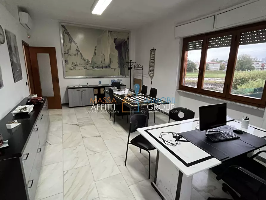 Immagine 10 di Attività artigianale in vendita  in Via Madonna del Golfo 14 a Massa