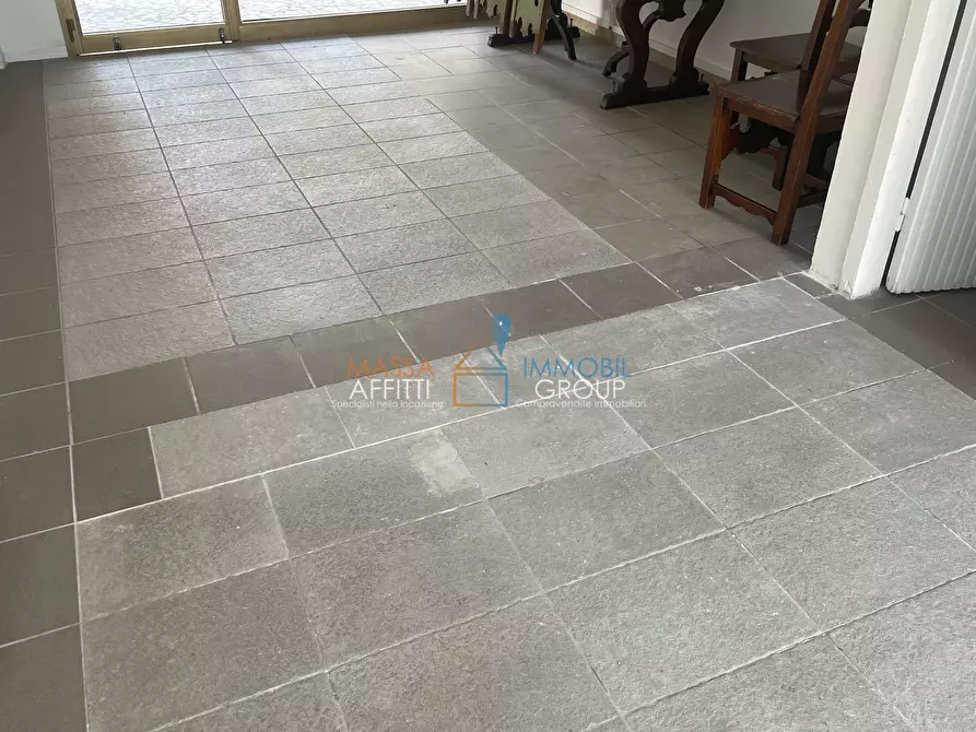 Immagine 3 di Locale commerciale in affitto  in Piazza Giovanni Pellerano 5 a Massa