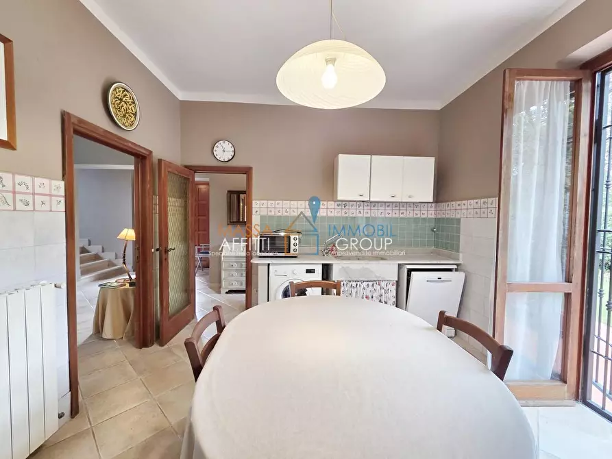 Immagine 10 di Villa in vendita  in Via dei Fortini 75 a Massa