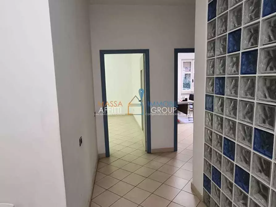 Immagine 11 di Pentalocale in vendita  in Viale Eugenio Chiesa 60 a Massa