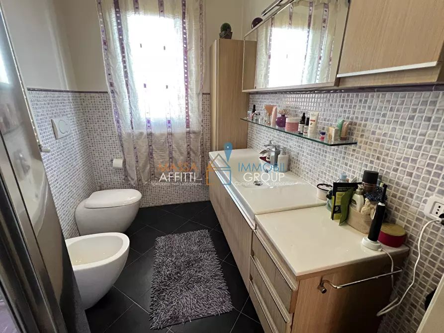 Immagine 21 di Pentalocale in vendita  in Via Flavio Torello Baracchini 29 a Massa