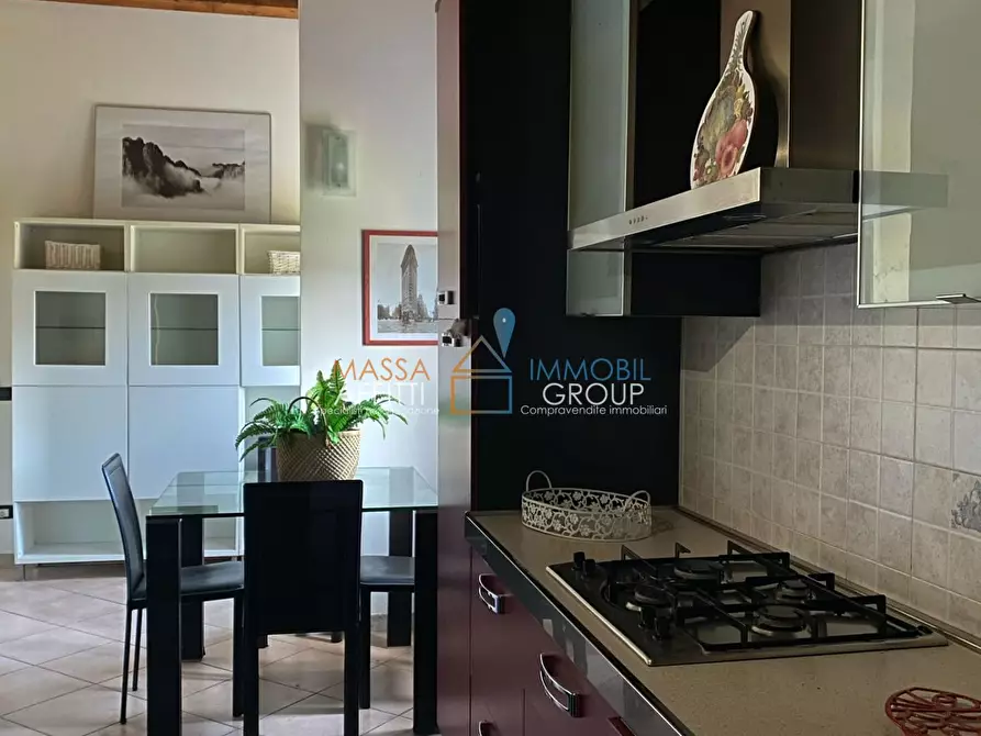 Immagine 2 di Bilocale in vendita  in Via Eugenio Montale 10B a Carrara