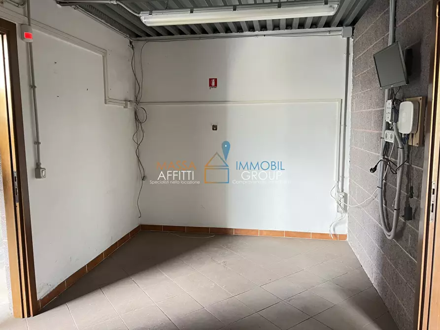 Immagine 10 di Capannone industriale in affitto  in Via Provinciale Avenza-Massa 194 a Carrara