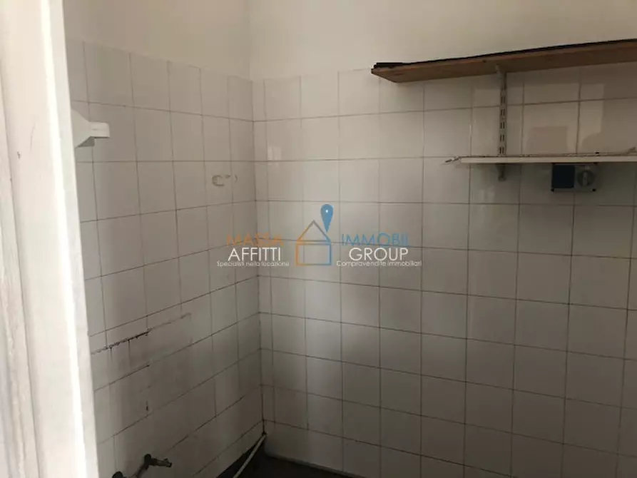 Immagine 8 di Locale commerciale in affitto  in Via Cervara 131 a Massa