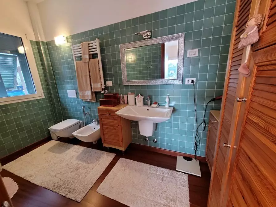 Immagine 37 di Villa in vendita  in via Neghelli 145 a Alassio