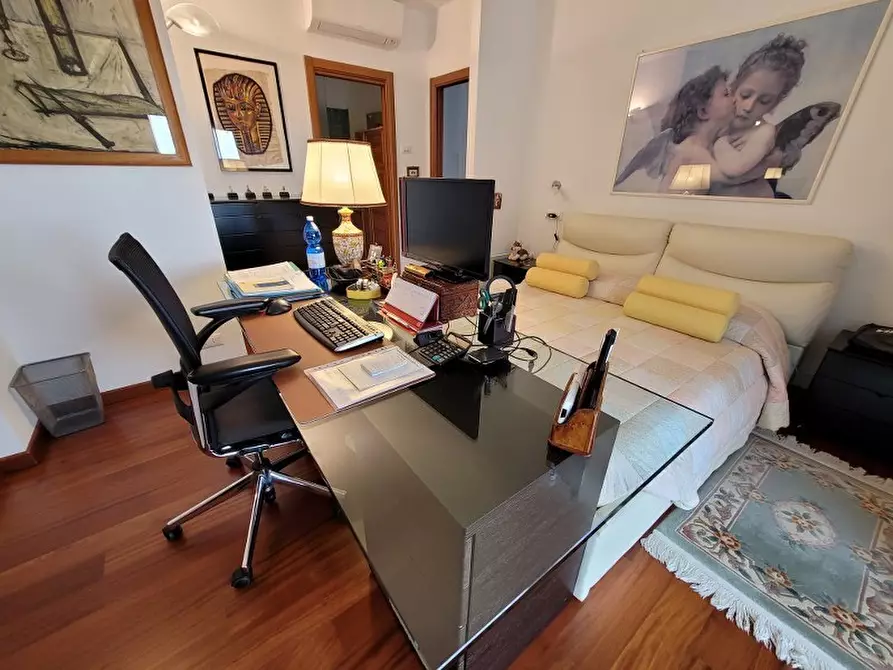 Immagine 36 di Villa in vendita  in via Neghelli 145 a Alassio