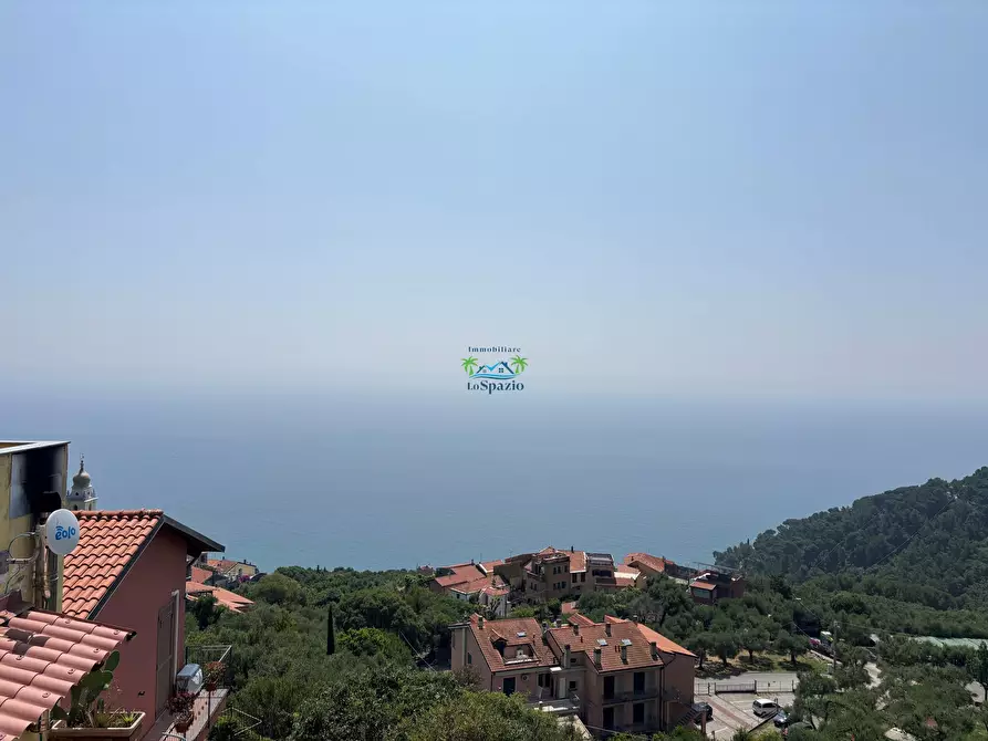 Immagine 25 di Trilocale in vendita  in strada della colla 50 a Andora