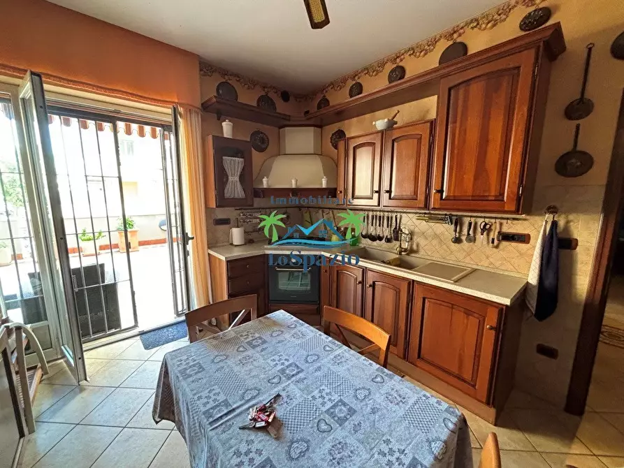 Immagine 5 di Trilocale in vendita  in via clavesana a Andora