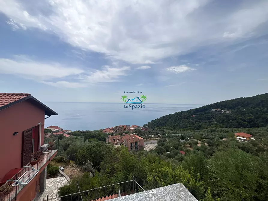 Immagine 4 di Trilocale in vendita  in Strada della Colla 56 a Andora