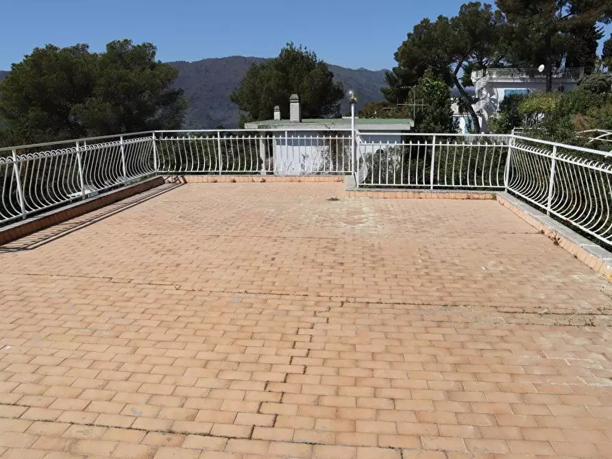 Immagine 4 di Villa in vendita  in viale olanda a Andora