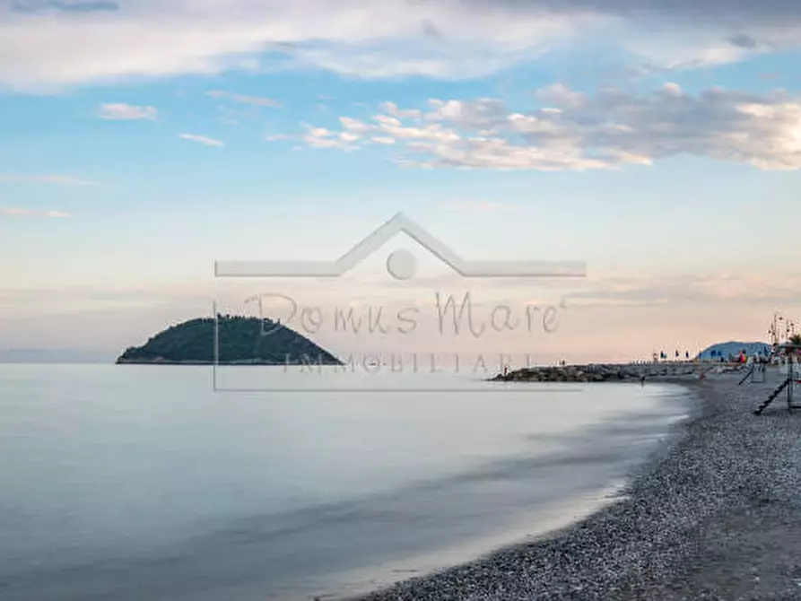 Immagine 3 di Trilocale in vendita  in VIA  DELLA COSTITUZIONE 16 a Albenga