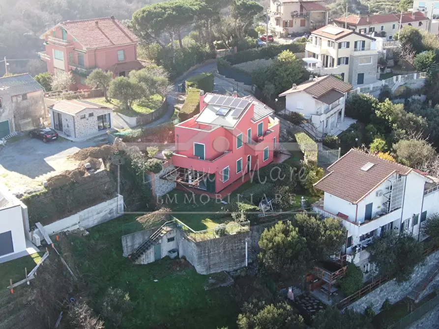 Immagine 39 di Villa in vendita  a Celle Ligure