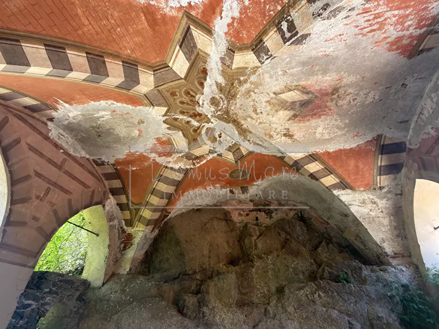 Immagine 29 di Pentalocale in vendita  in Via San Bartolomeo del Bosco 109 a Savona