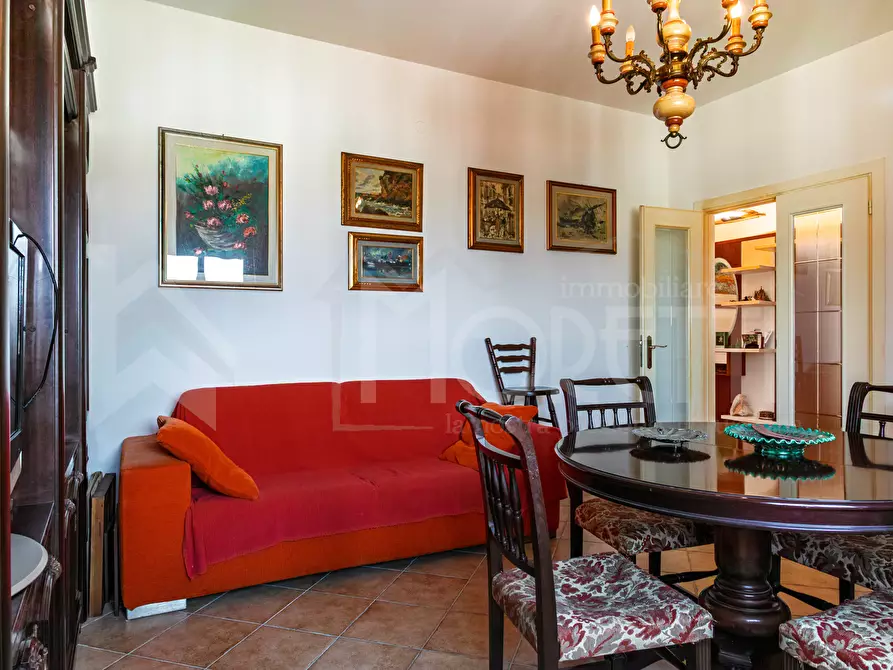 Immagine 7 di Quadrilocale in vendita  in Via San Jacopo In Acquaviva a Livorno