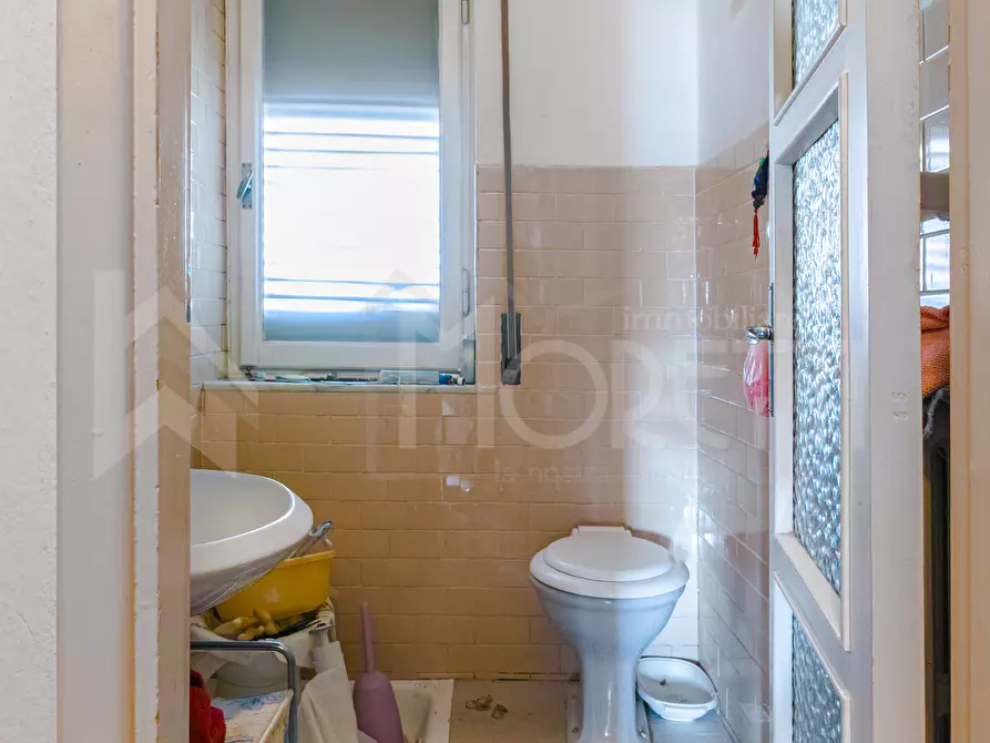 Immagine 43 di Pentalocale in vendita  in Viale Fabbricotti a Livorno