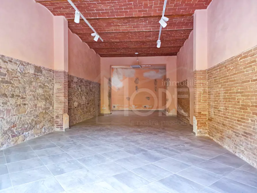 Immagine 15 di Locale commerciale in affitto  in Via Roma a Collesalvetti