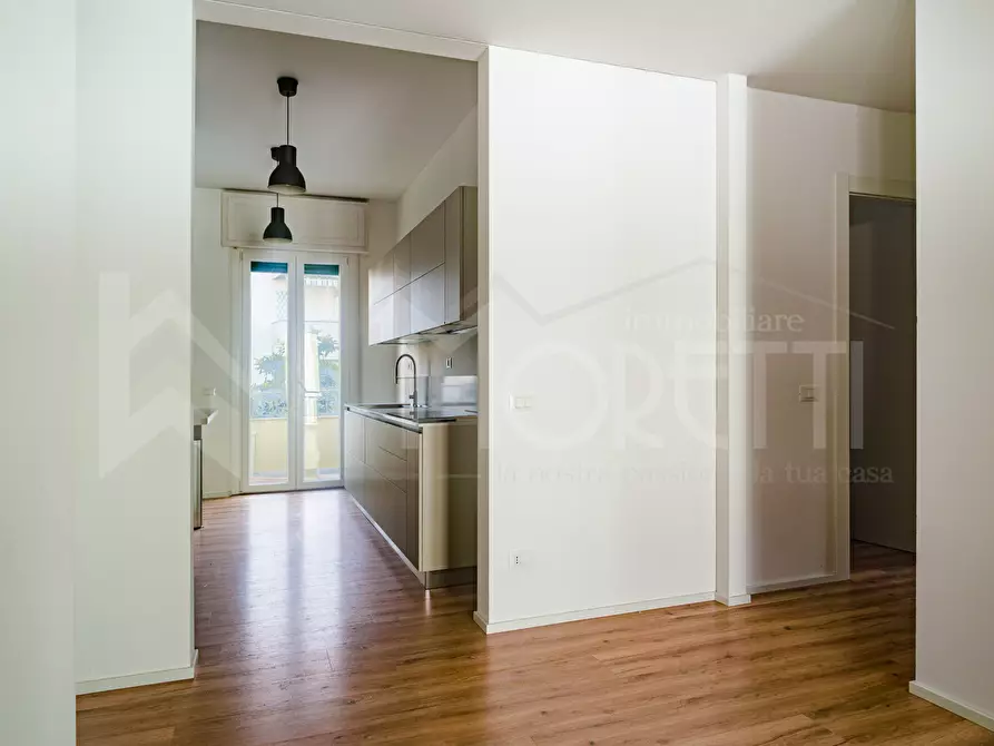 Immagine 23 di Pentalocale in vendita  in Via Costanzo Ebat a Livorno