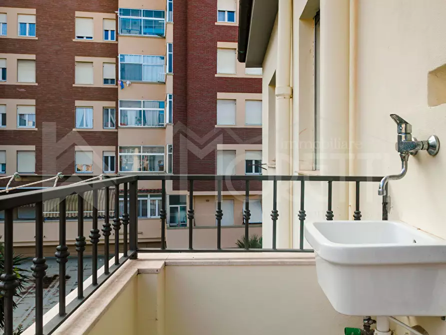 Immagine 30 di Pentalocale in vendita  in Via Costanzo Ebat a Livorno