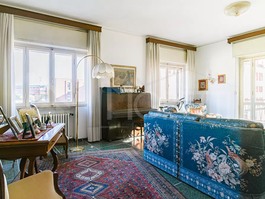 Immagine 3 di Pentalocale in vendita  in Viale Fabbricotti a Livorno