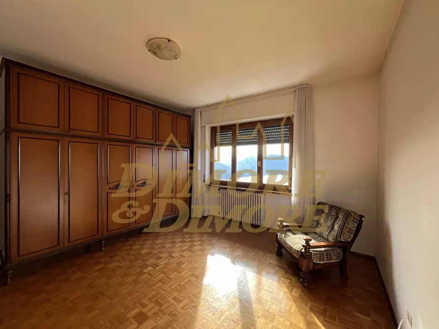 Immagine 22 di Quadrilocale in vendita  a Maccagno Con Pino E Veddasca