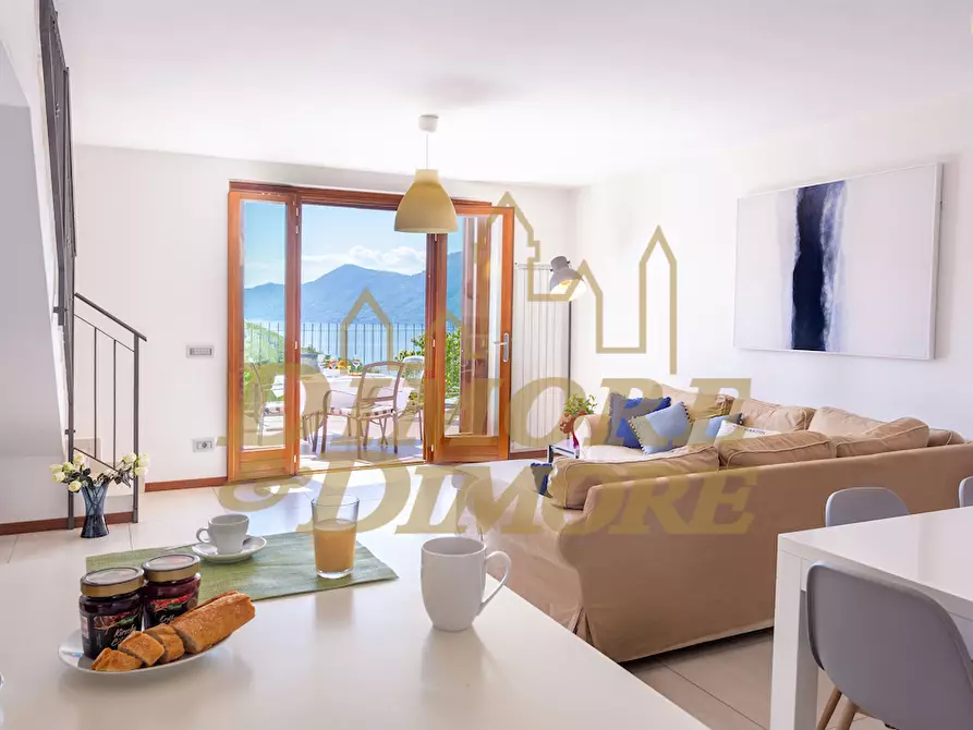 Immagine 8 di Villetta a schiera in vendita  a Luino