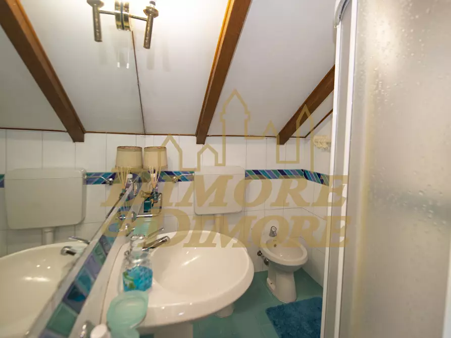 Immagine 37 di Villa in vendita  a Ghiffa