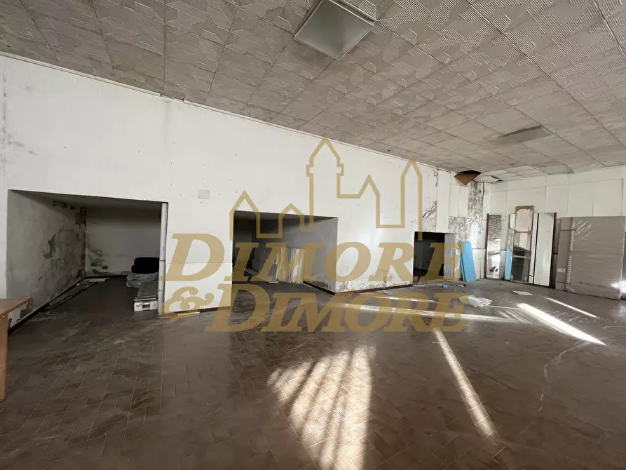 Immagine 18 di Locale commerciale in vendita  in Via Battaglia San Martino 72 a Cuveglio