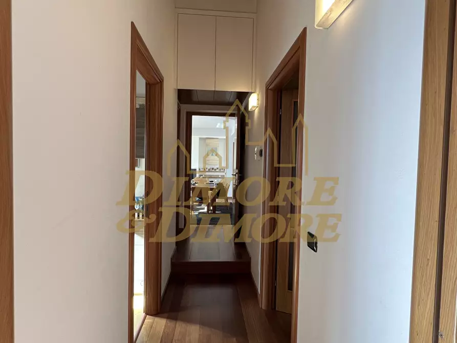 Immagine 27 di Quadrilocale in vendita  a Maccagno Con Pino E Veddasca