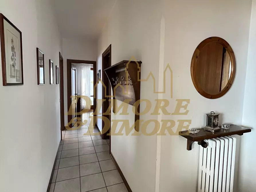 Immagine 20 di Quadrilocale in vendita  a Maccagno Con Pino E Veddasca