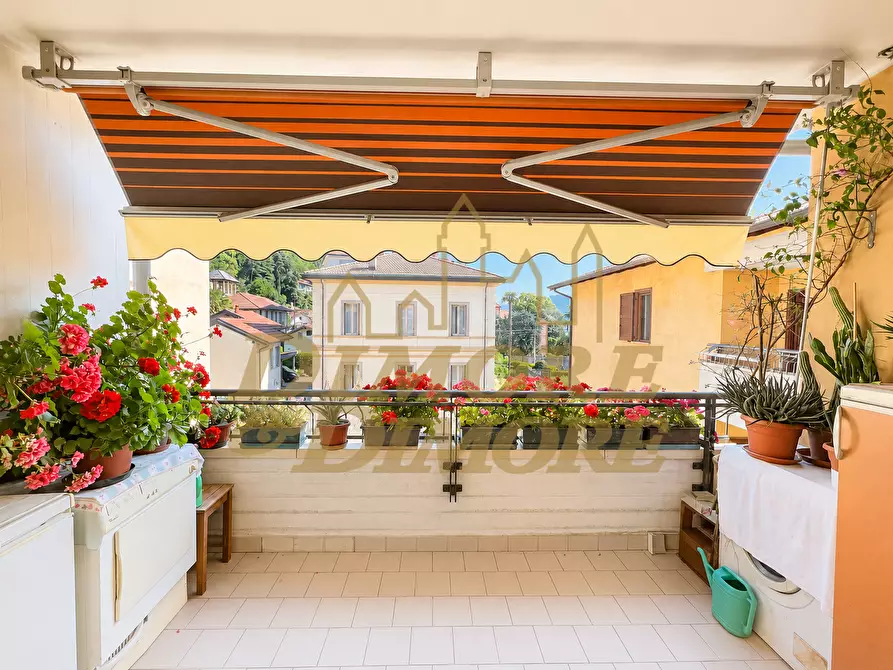 Immagine 6 di Appartamento in vendita  in Viale Garibaldi 19 a Maccagno Con Pino E Veddasca
