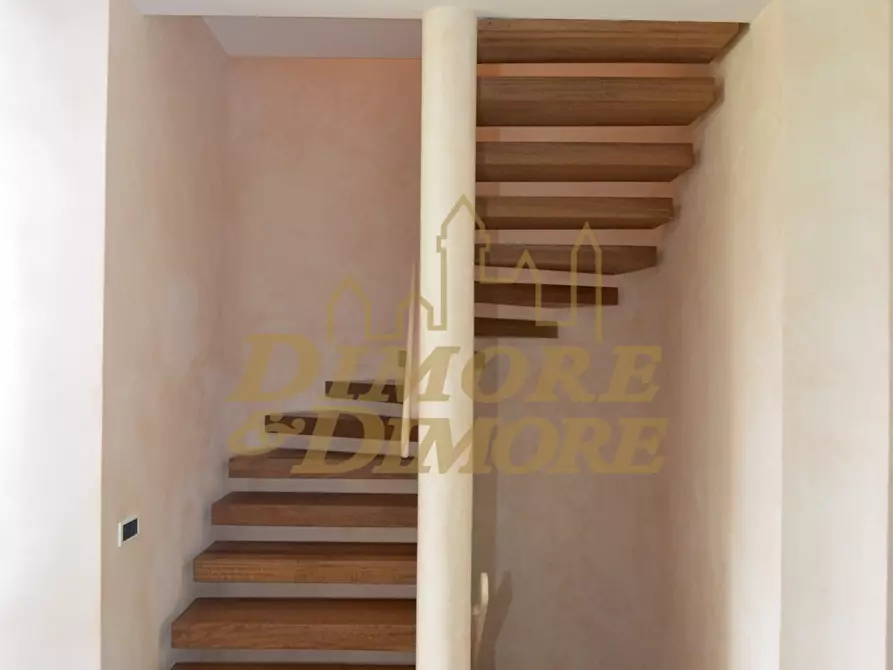 Immagine 60 di Villa in vendita  a Ranco