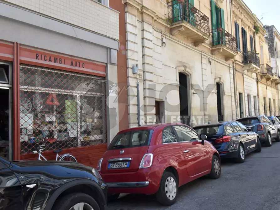 Immagine 35 di Locale commerciale in vendita  in Via g. Candido 1 a Lecce