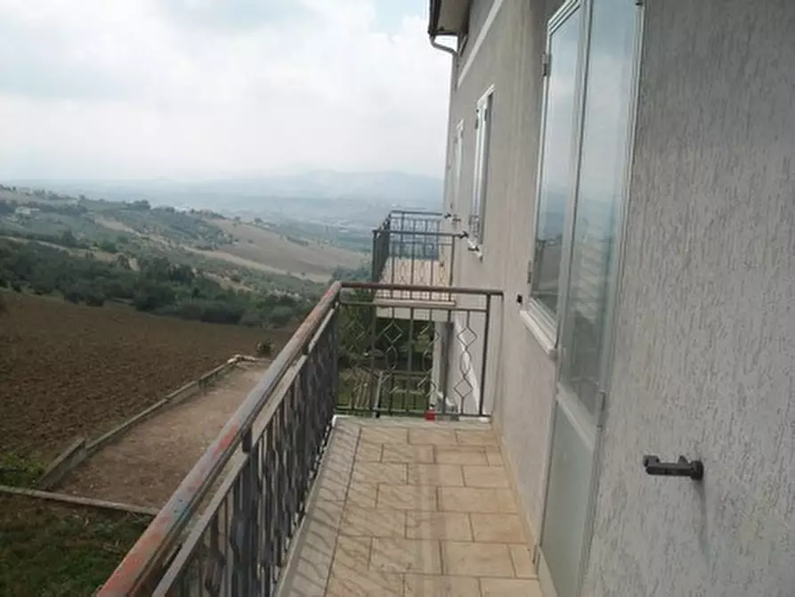 Immagine 21 di Trilocale in vendita  in VIA DEI MARSI a Castel Frentano