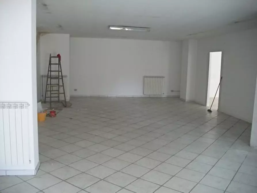 Immagine 4 di Locale commerciale in affitto  in VIA I.SILONE a Lanciano
