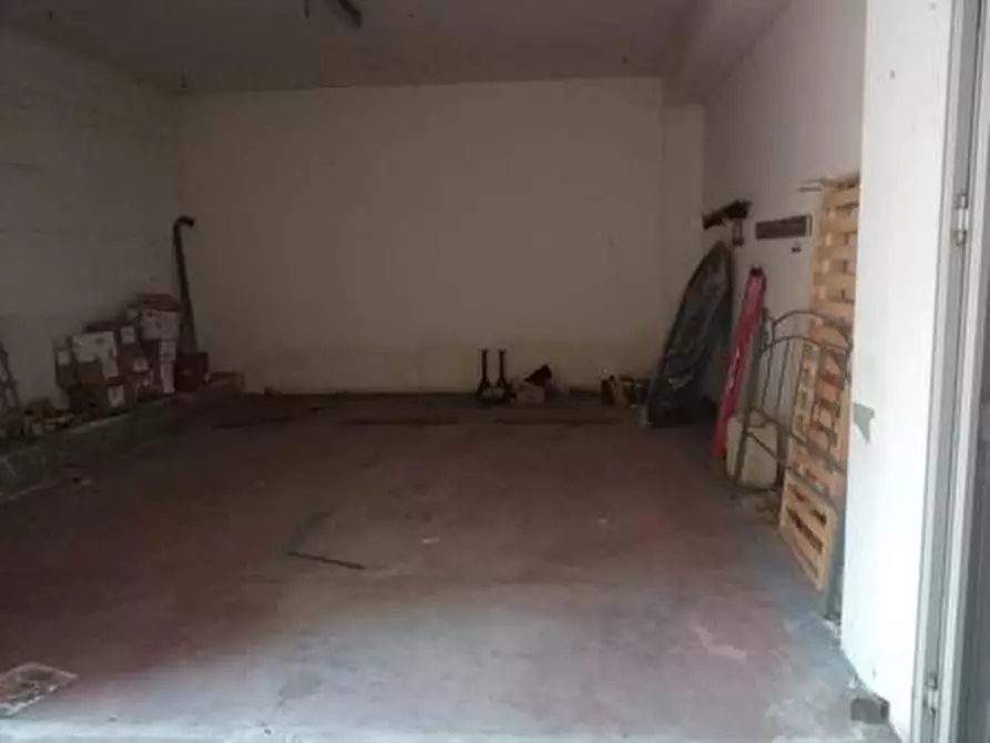 Immagine 5 di Magazzino in vendita  in VIA MARTIRI VI OTTOBRE a Lanciano