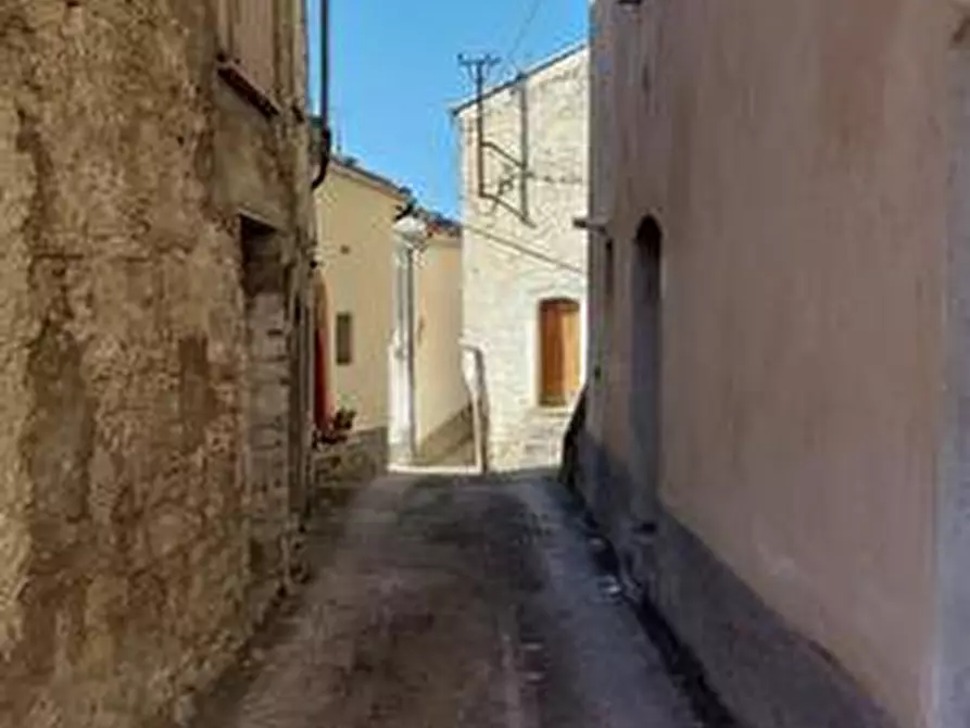 Immagine 2 di Porzione di casa in vendita  in VIA G.CESARE a Civitaluparella