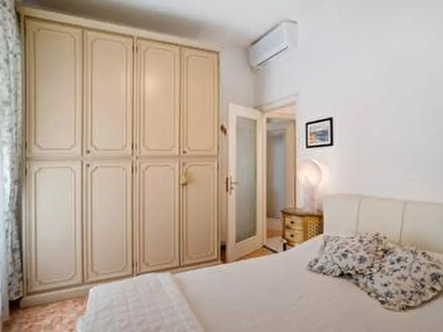Immagine 18 di Trilocale in affitto  in Via Roma a Alassio