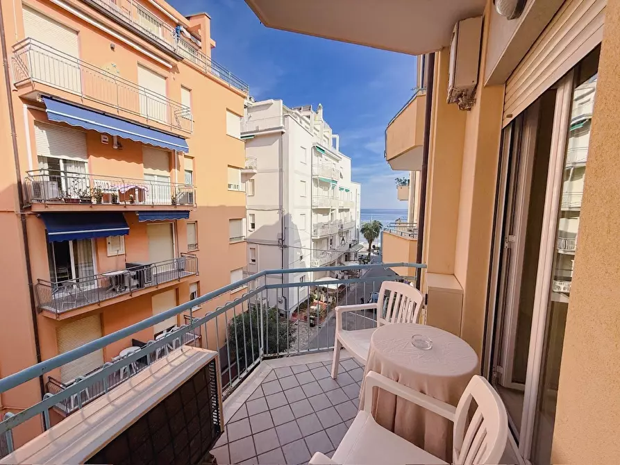 Immagine 2 di Bilocale in vendita  in Via Roma a Alassio