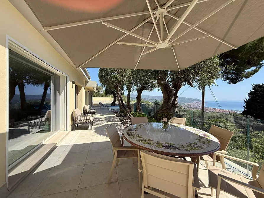 Immagine 1 di Casa indipendente in vendita  a Diano Marina