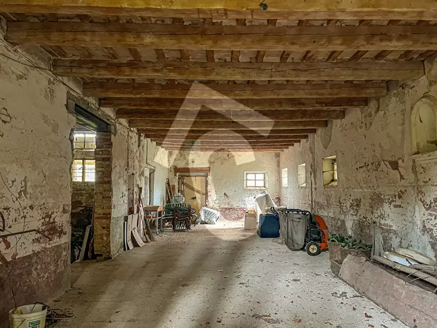 Immagine 33 di Rustico / casale in vendita  a Jesi