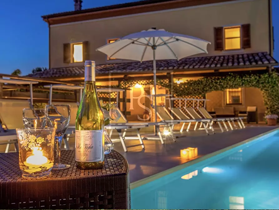 Immagine 30 di Villa in vendita  a Senigallia