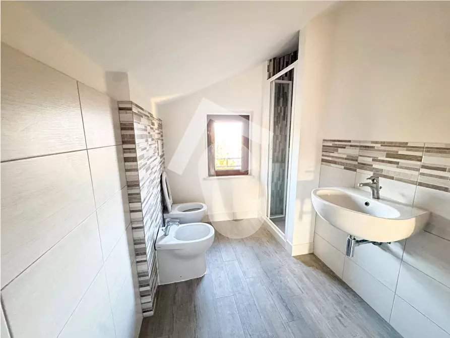 Immagine 8 di Mansarda in affitto  a Jesi