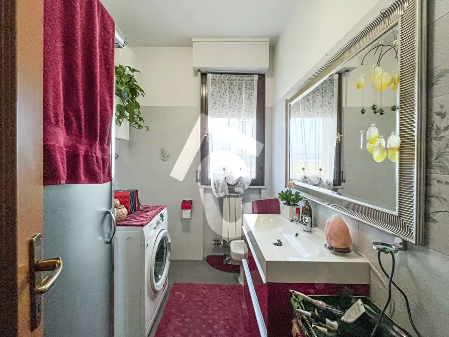 Immagine 10 di Appartamento in vendita  a Jesi