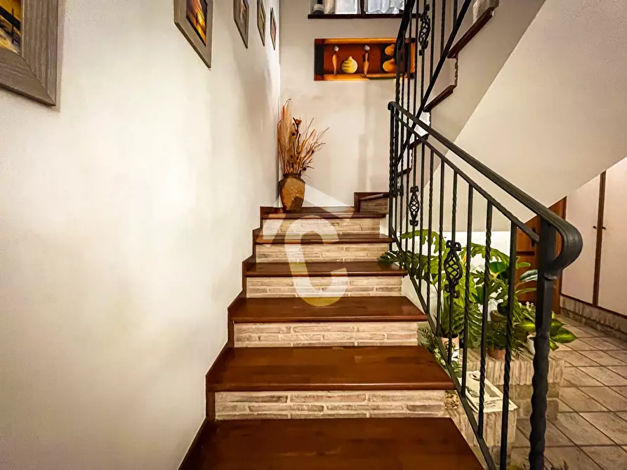 Immagine 13 di Rustico / casale in vendita  a Monte Roberto