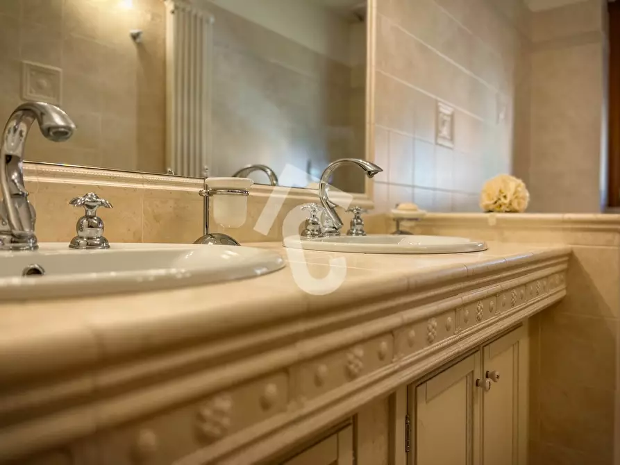 Immagine 10 di Appartamento in vendita  a Jesi