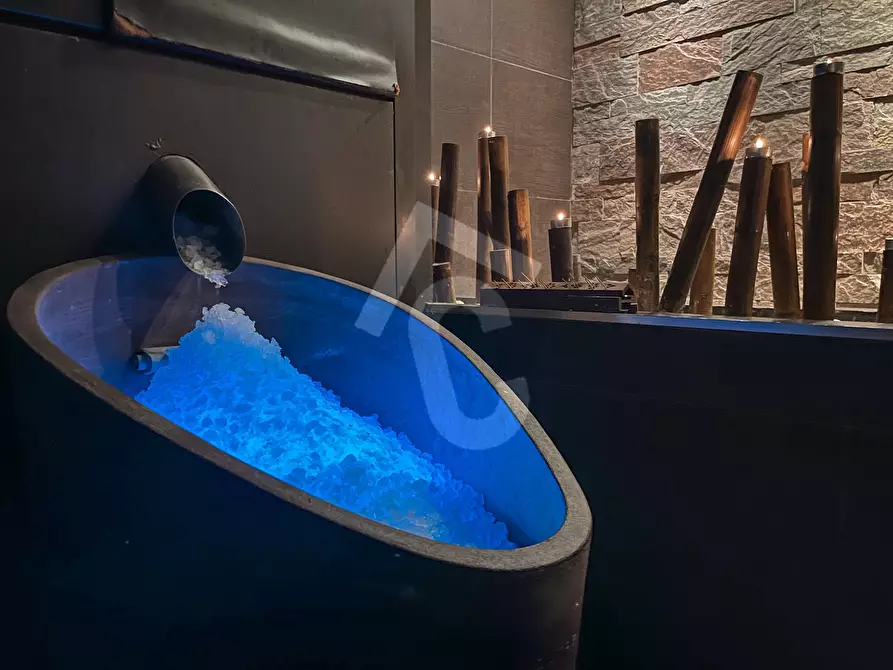 Immagine 10 di Attività commerciale in vendita  a Castelplanio