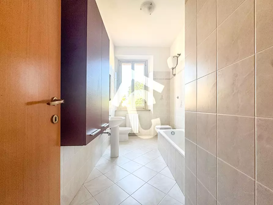 Immagine 11 di Appartamento in vendita  a Jesi
