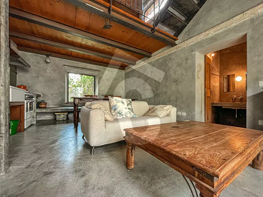 Immagine 4 di Rustico / casale in vendita  a Jesi